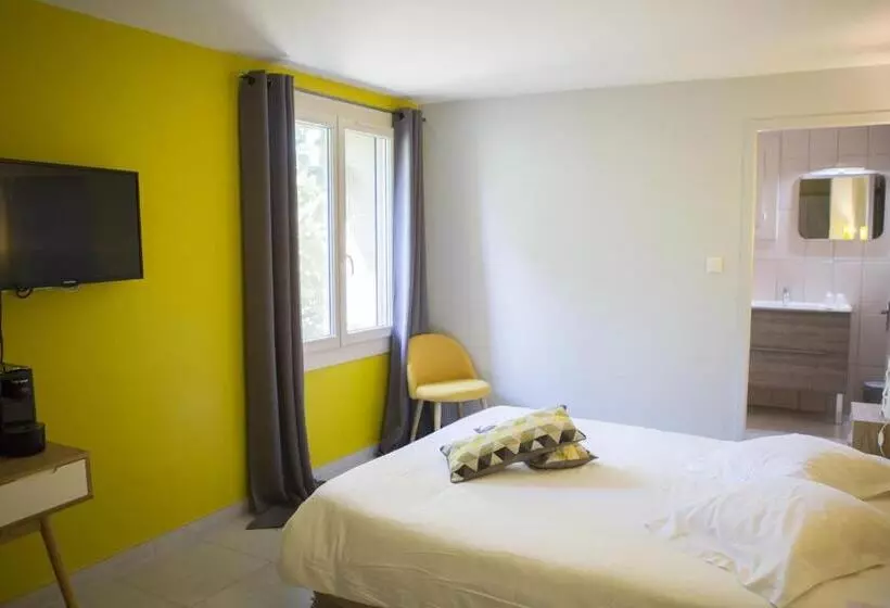 ホテル Le Mas Des Aigras   Hôtel De Charme En Provence