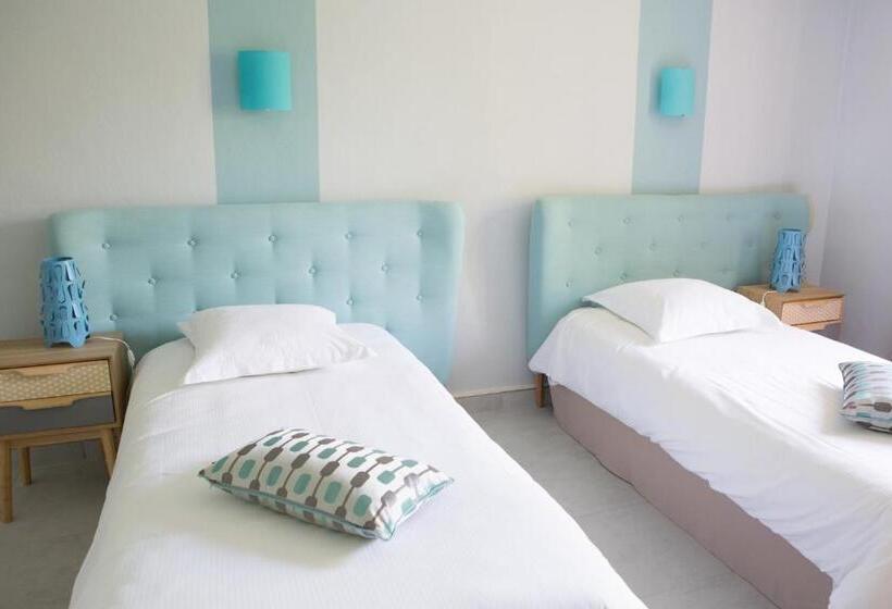 هتل Le Mas Des Aigras Hôtel De Charme En Provence