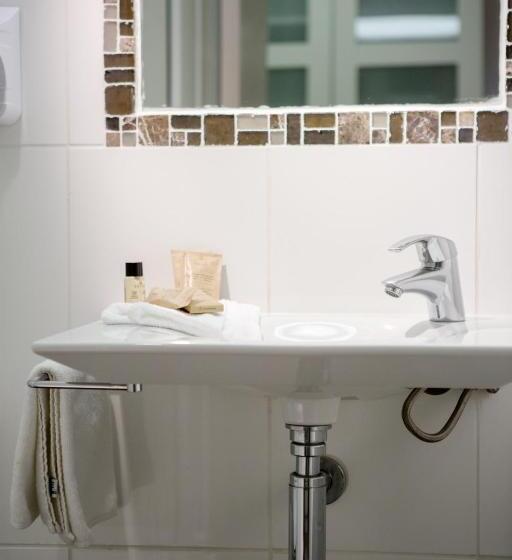 هتل Le Mas Des Aigras Hôtel De Charme En Provence