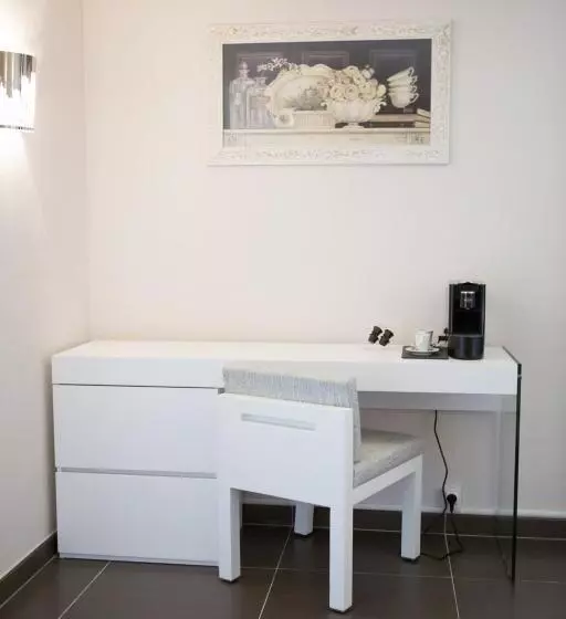 ホテル Le Mas Des Aigras   Hôtel De Charme En Provence