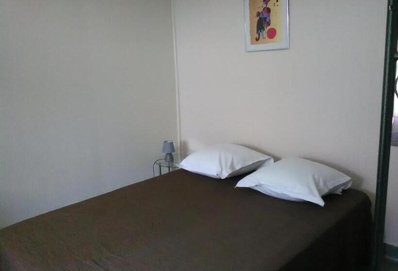 בית מלון כפרי Le Parisien