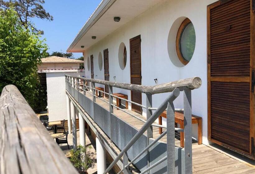 ホテル Le Pavillon Bleu