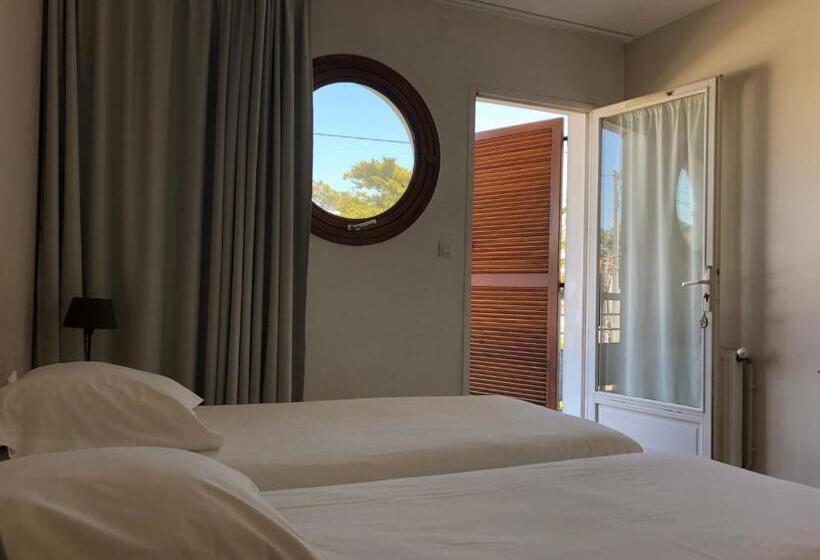 ホテル Le Pavillon Bleu