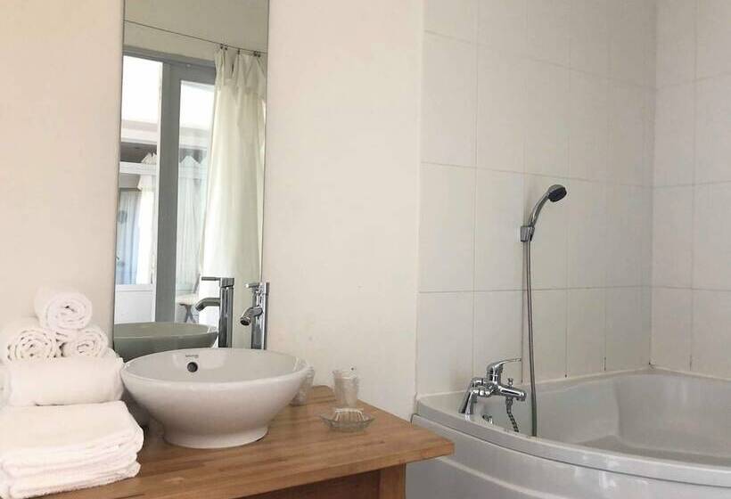 ホテル Le Pavillon Bleu