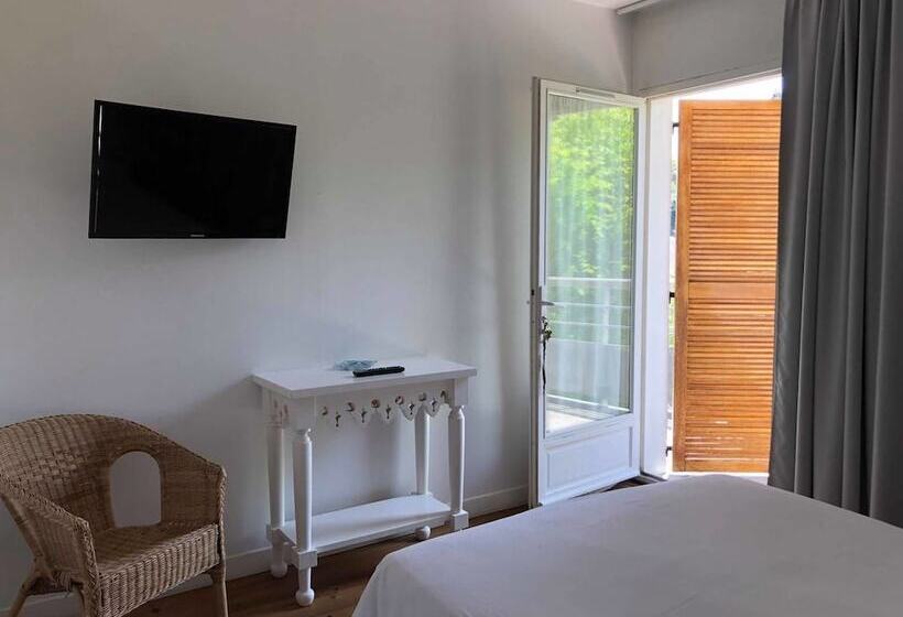 ホテル Le Pavillon Bleu