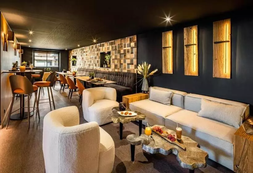 Hotelli Logis Hôtel Lbb   Les 2 Lacs