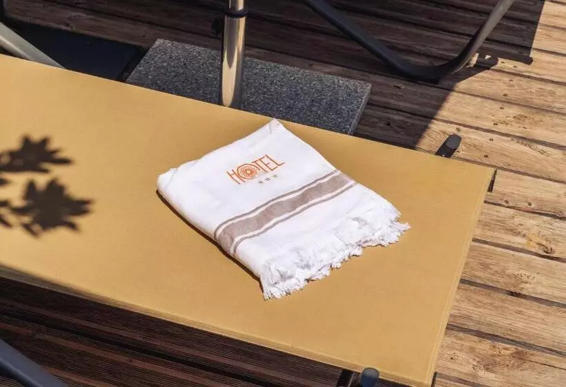هتل Rossi Hôtel