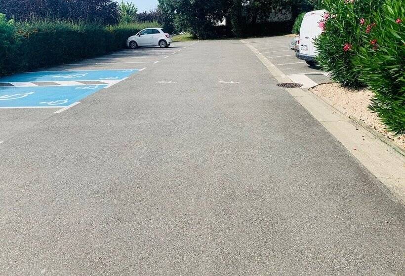 בית מלון כפרי The Originals Access, Hôtel Innostar