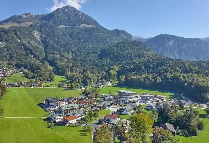 ホテル Bergheimat