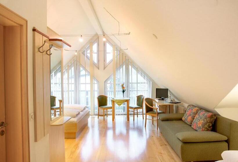 ホテル Gasthof Zum Biber