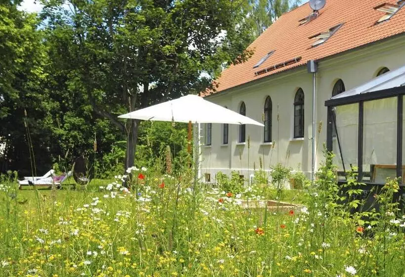 ホテル Kavaliershaus Schloß Blücher Am Finckenersee