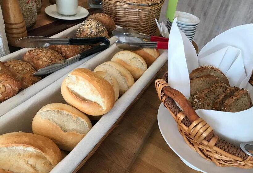 Отель Landhaus Heidekrug