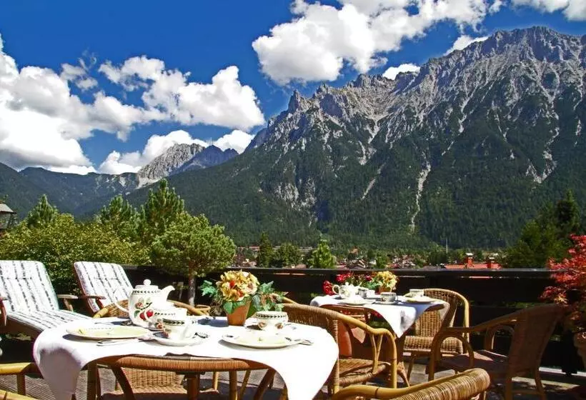 Hotelli Landhaus Sonnenbichl Mittenwald