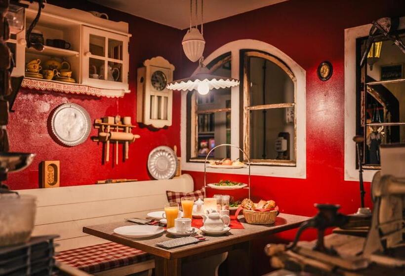 Отель Oma's Küche & Quartier