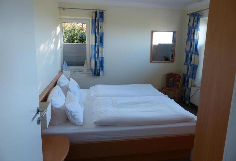 בית מלון כפרי Strand