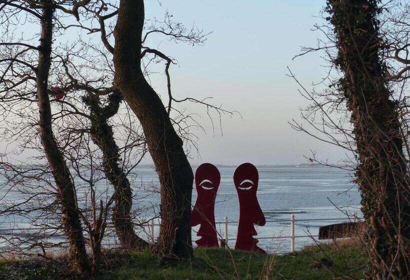 בית מלון כפרי Strand