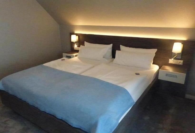 בית מלון כפרי Strand