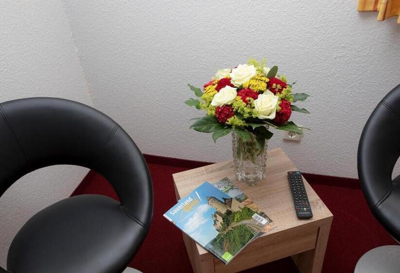 هتل Zum Kreuzberg