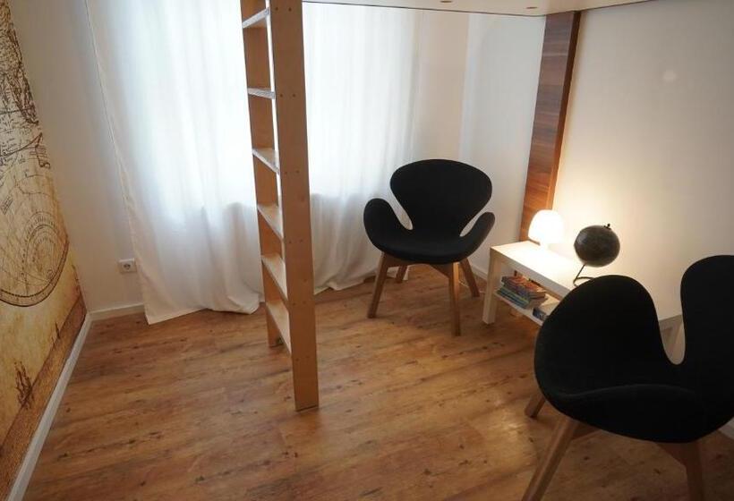 Old Kings Design Hostel