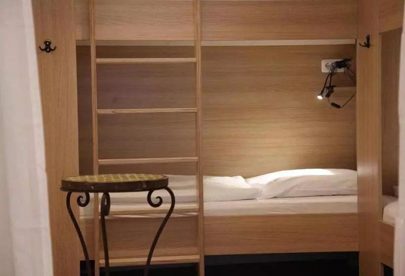 Old Kings Design Hostel