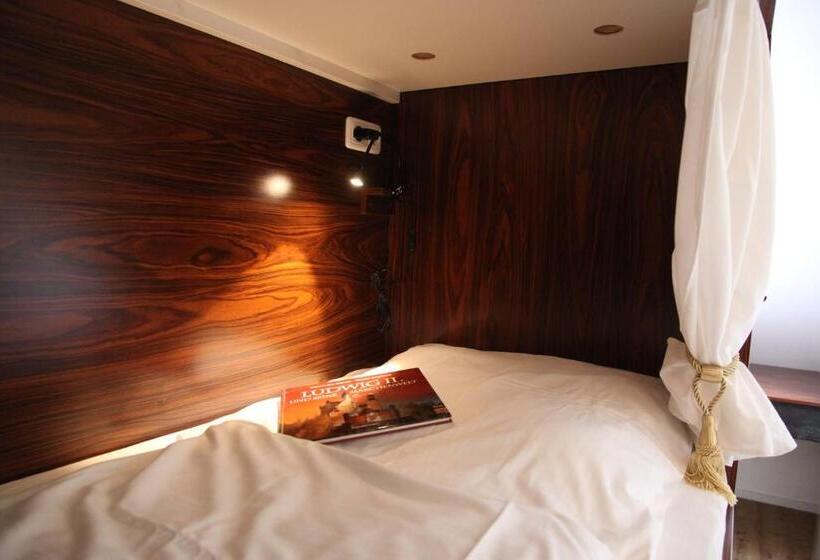 Old Kings Design Hostel