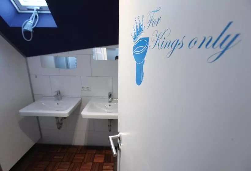 Old Kings Design Hostel