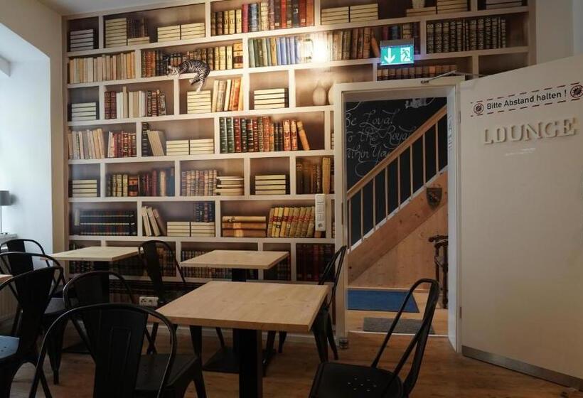 Old Kings Design Hostel