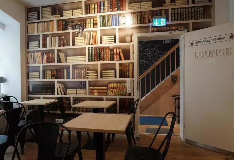 Old Kings Design Hostel