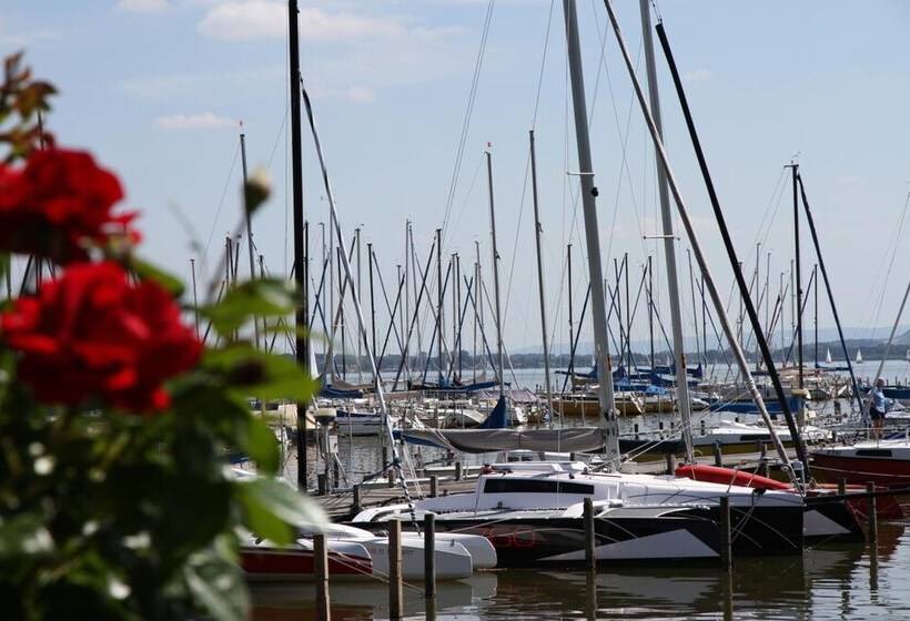 Strandhotel Weißer Berg