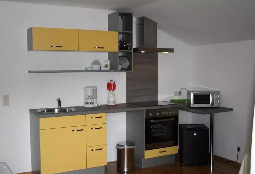 ホテル Haus Falkenstein