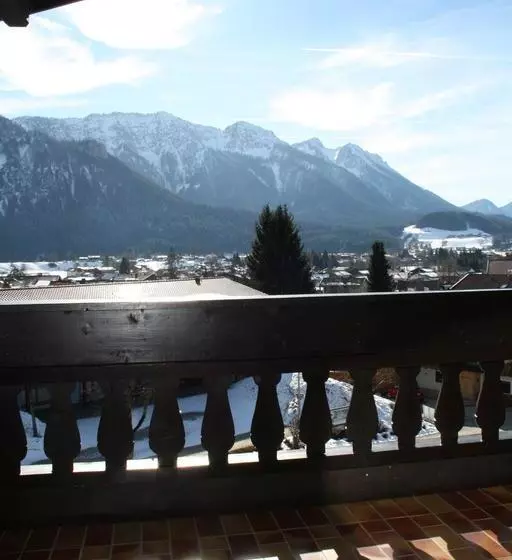 ホテル Haus Falkenstein