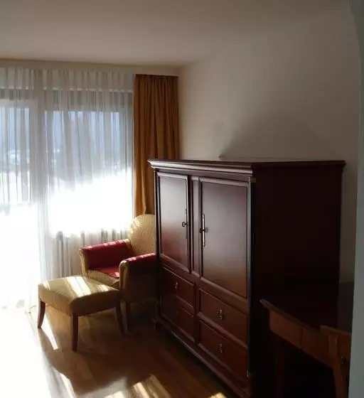 ホテル Haus Falkenstein