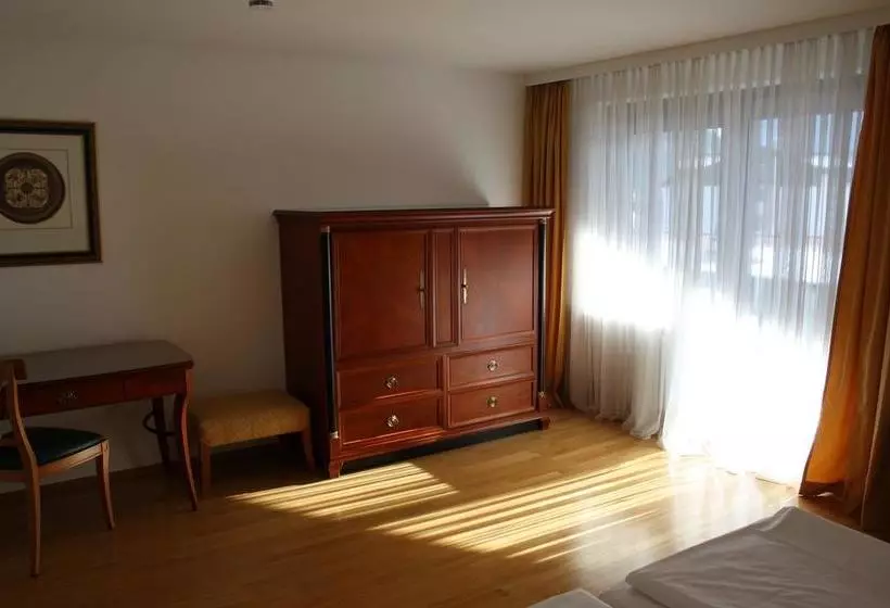 ホテル Haus Falkenstein