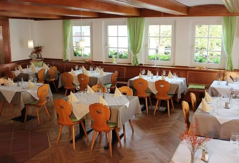 هتل Gasthaus Zur Linde