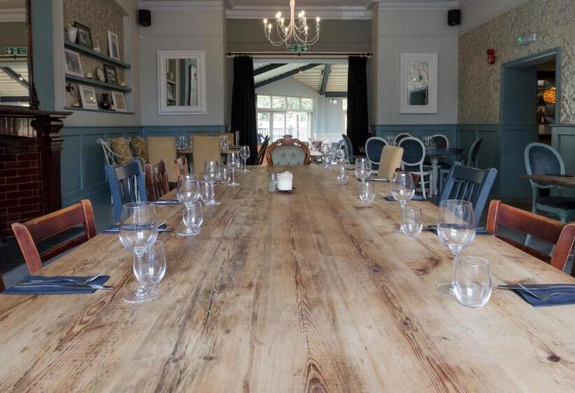 호텔 Hand And Spear