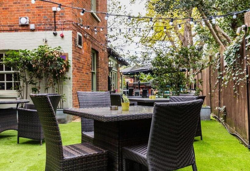 호텔 Hand And Spear