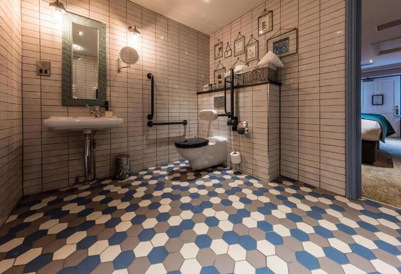 호텔 Hand And Spear