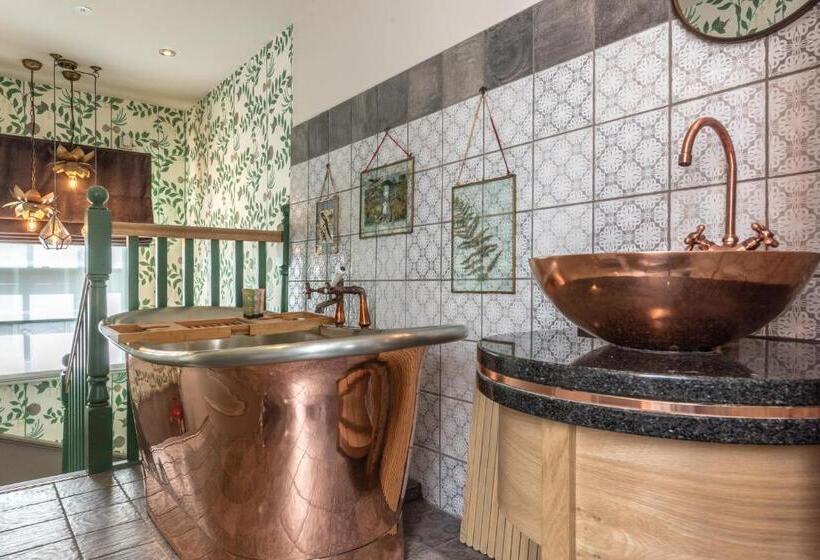 호텔 Hand And Spear