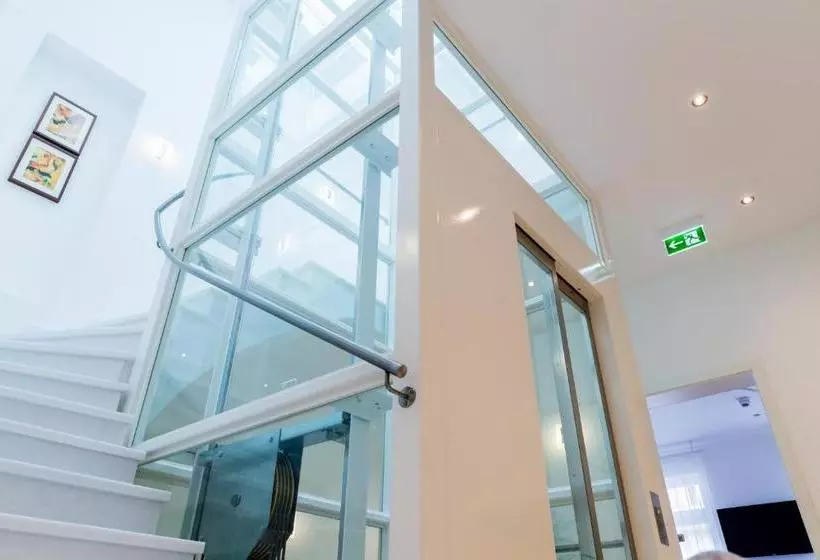 Hotelli House One
