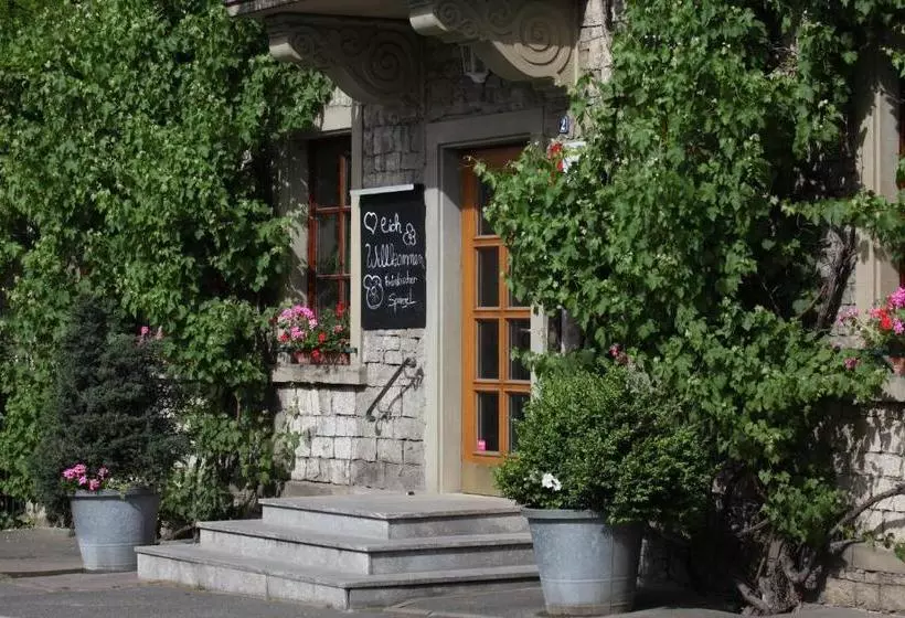 Hotelli Landgasthof Zur Brücke