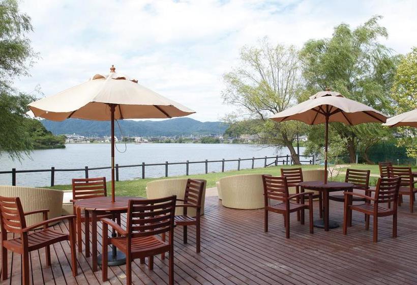 호텔 Lakeside Little White Flower