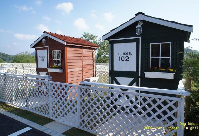 호텔 Lakeside Little White Flower