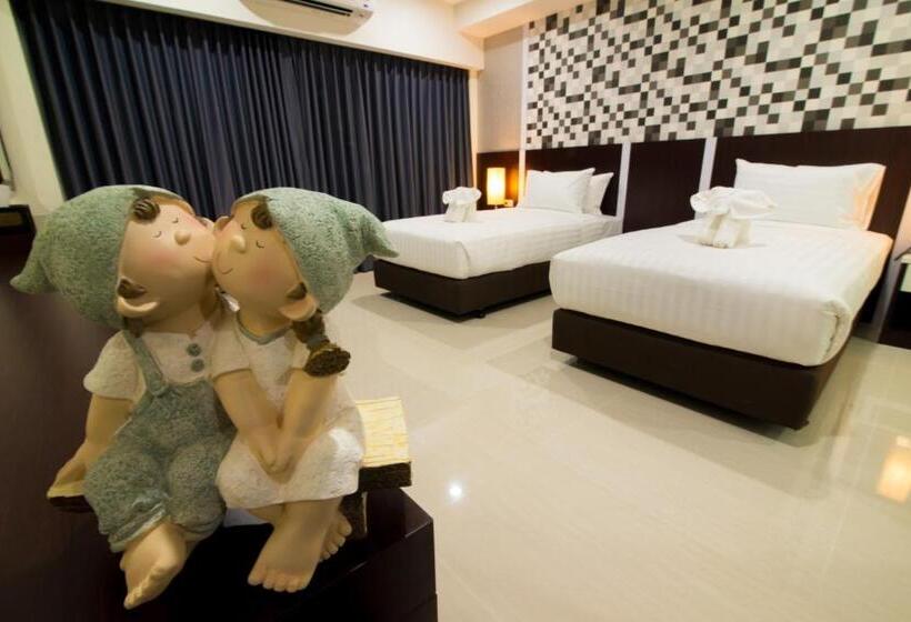 فندق Som O House