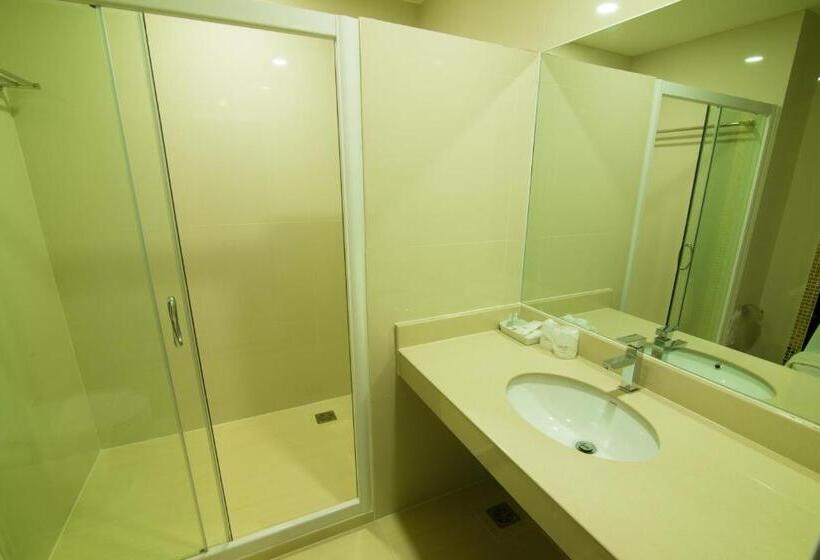 فندق Som O House