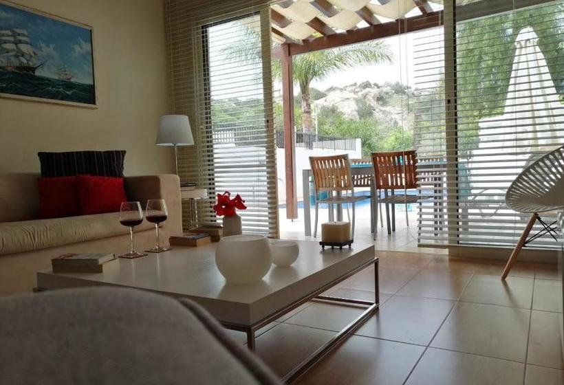 Light & Blue Ayios Elias Private Bungalows