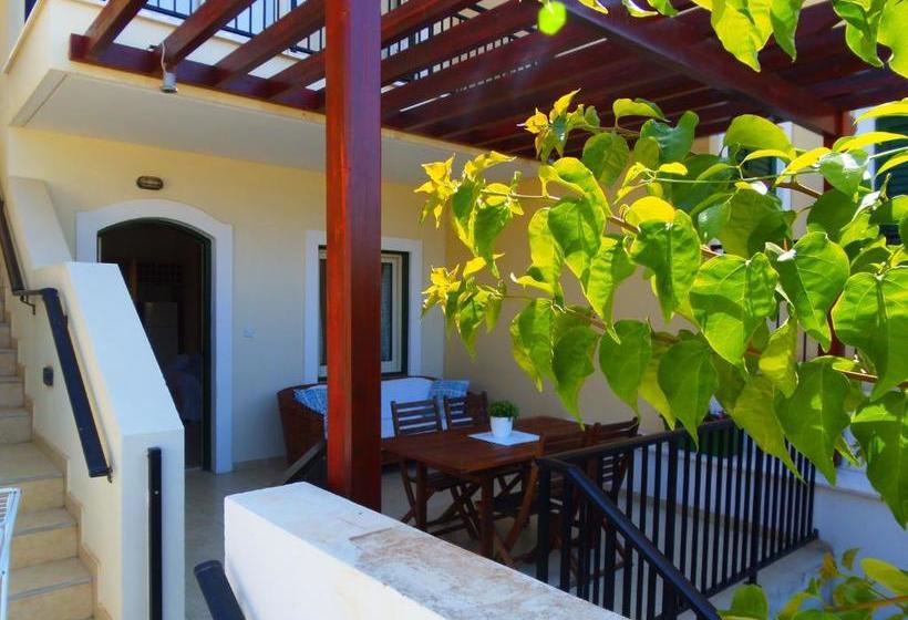 Light & Blue Ayios Elias Private Bungalows