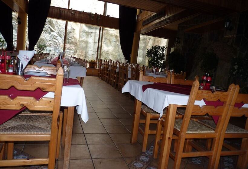 Mountain Rose Hotel & Restaurant
