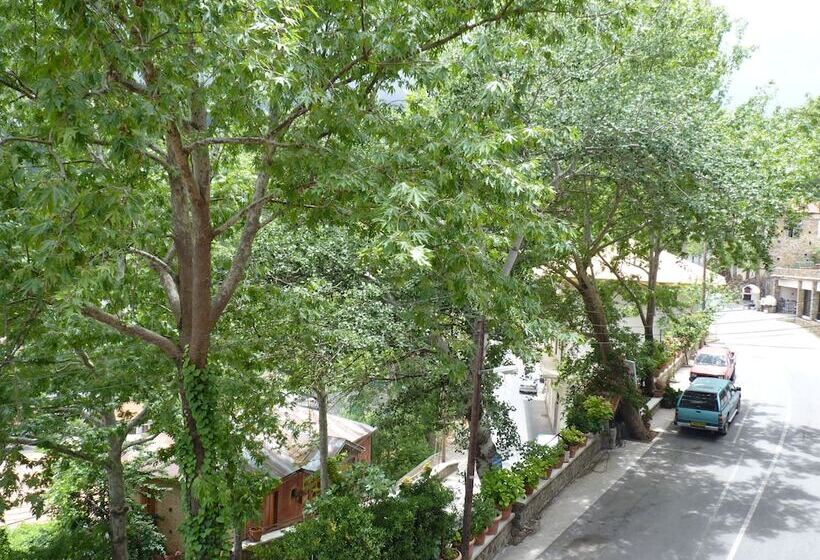 Mountain Rose Hotel & Restaurant