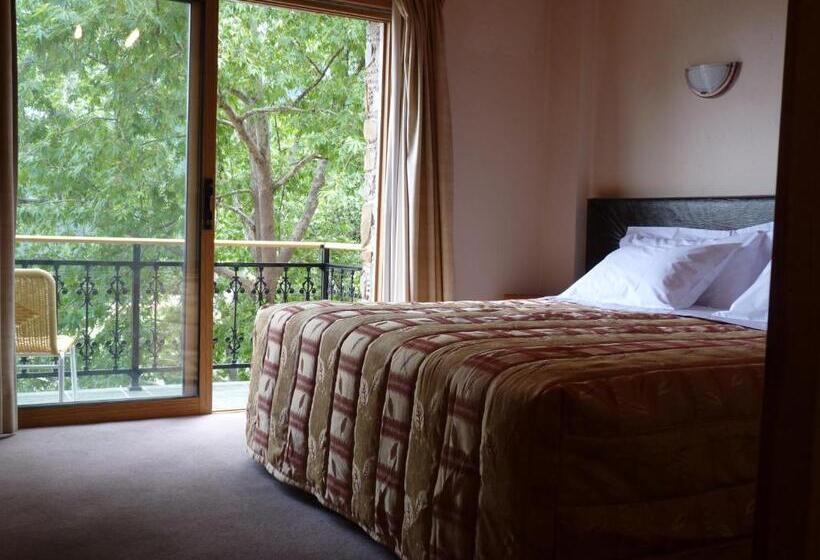 Mountain Rose Hotel & Restaurant