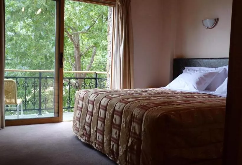 Mountain Rose Hotel & Restaurant
